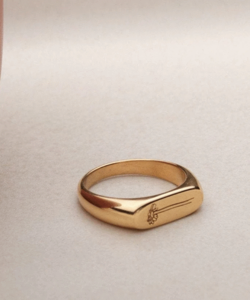 Daisy Flower Signet Ring